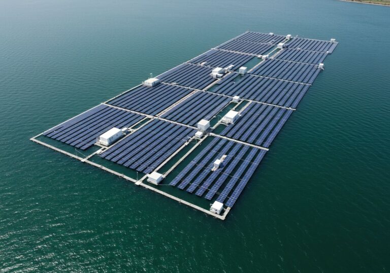 Nordrhein-Westfalen reicht Bundesratsinitiative ein, um Umweltauflagen für schwimmende Solaranlagen aufzuweichen